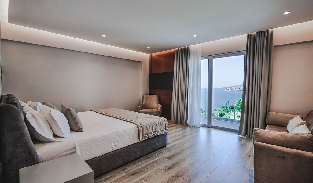 junior-suite-with-sea-view-6