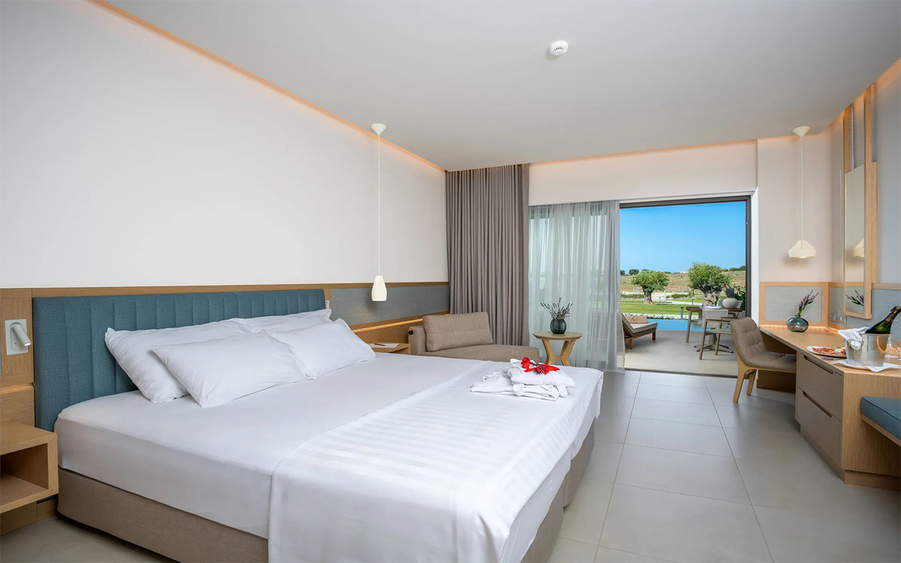 Deluxe Room Sea Front Private Pool (1)