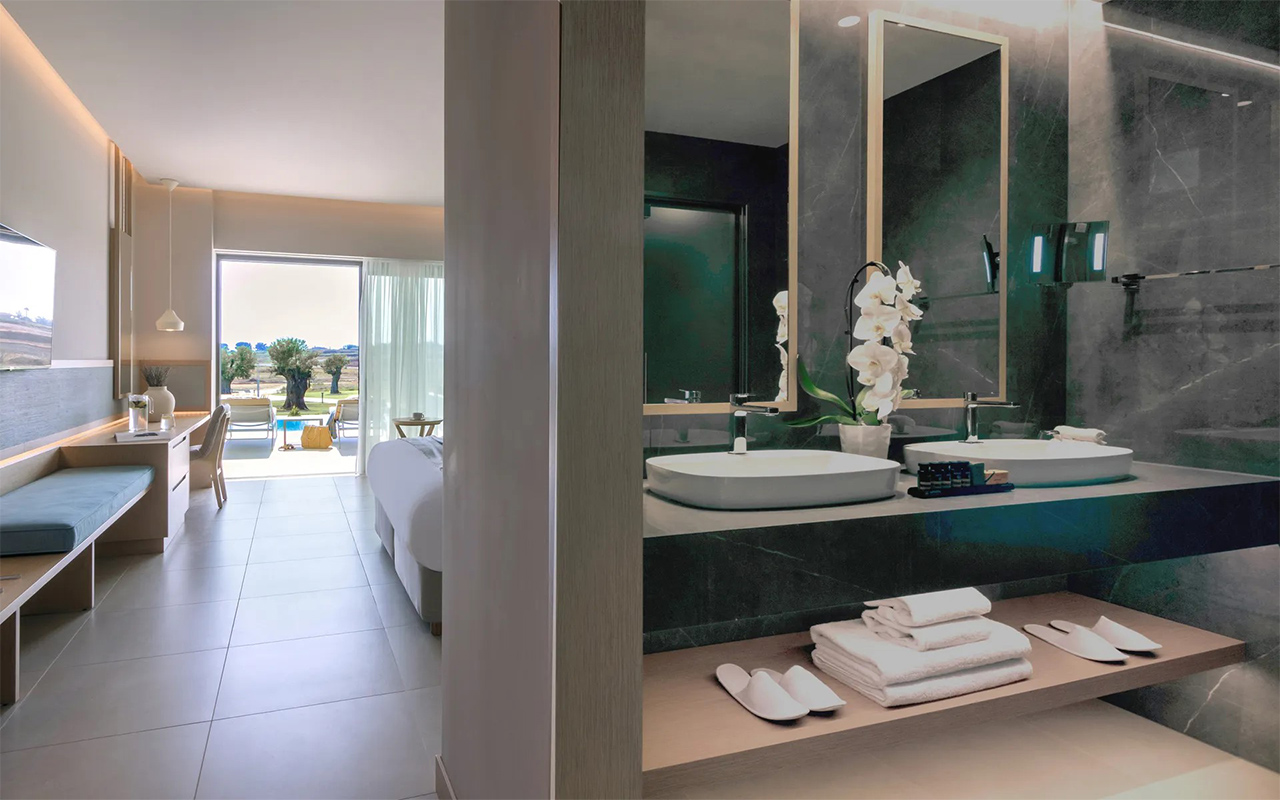 Deluxe Room Sea Front Private Pool (3)