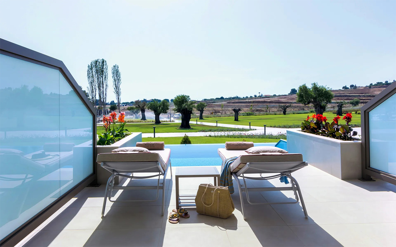 Deluxe Room Sea Front Private Pool (4)