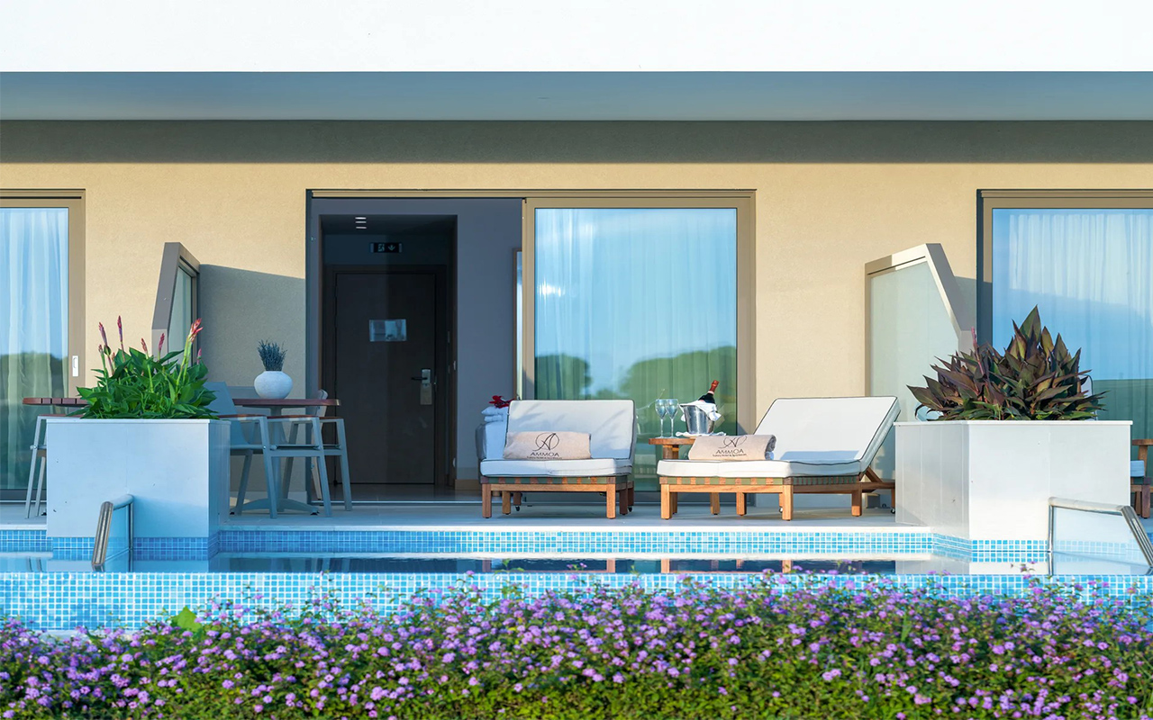 Deluxe Room Sea Front Private Pool (5)