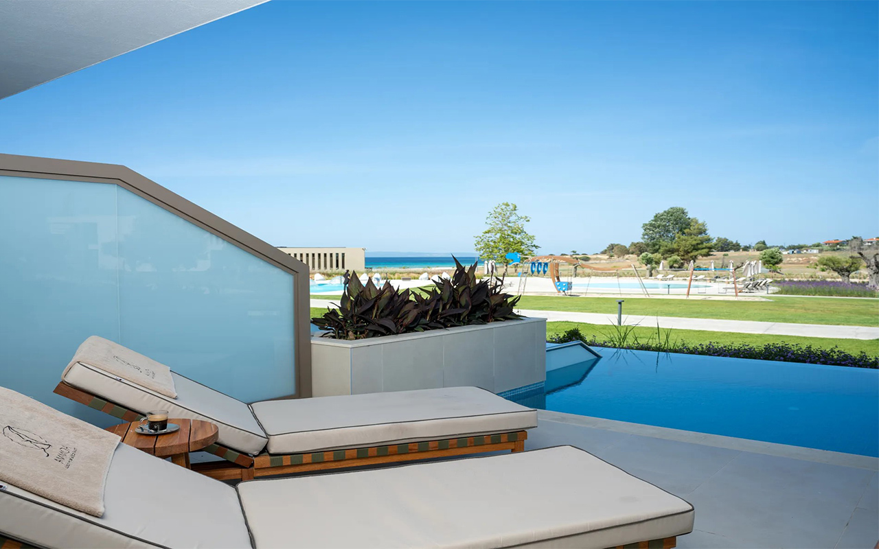 Deluxe Room Sea Front Private Pool (6)
