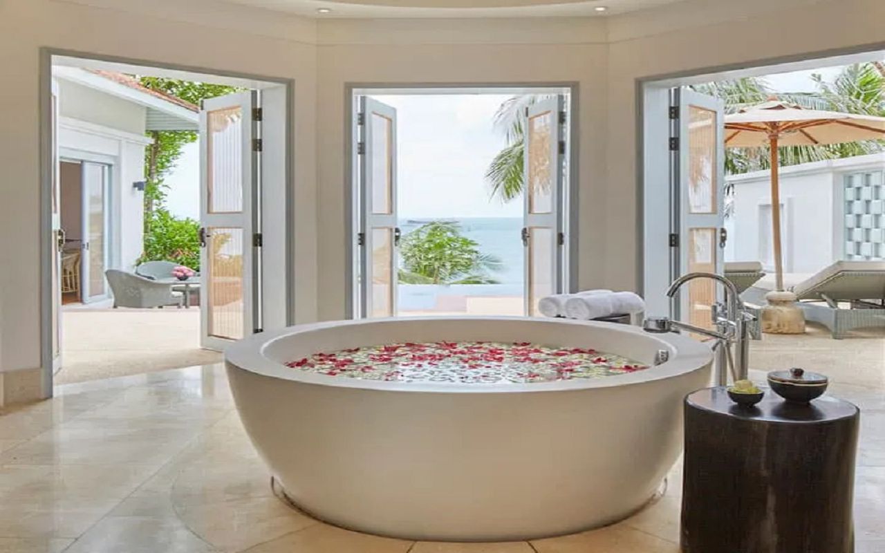 AnyConv.com__Amatara-Wellness-Resort-Ocean-View-Pool-VIlla-bathtub-with-ocean-view