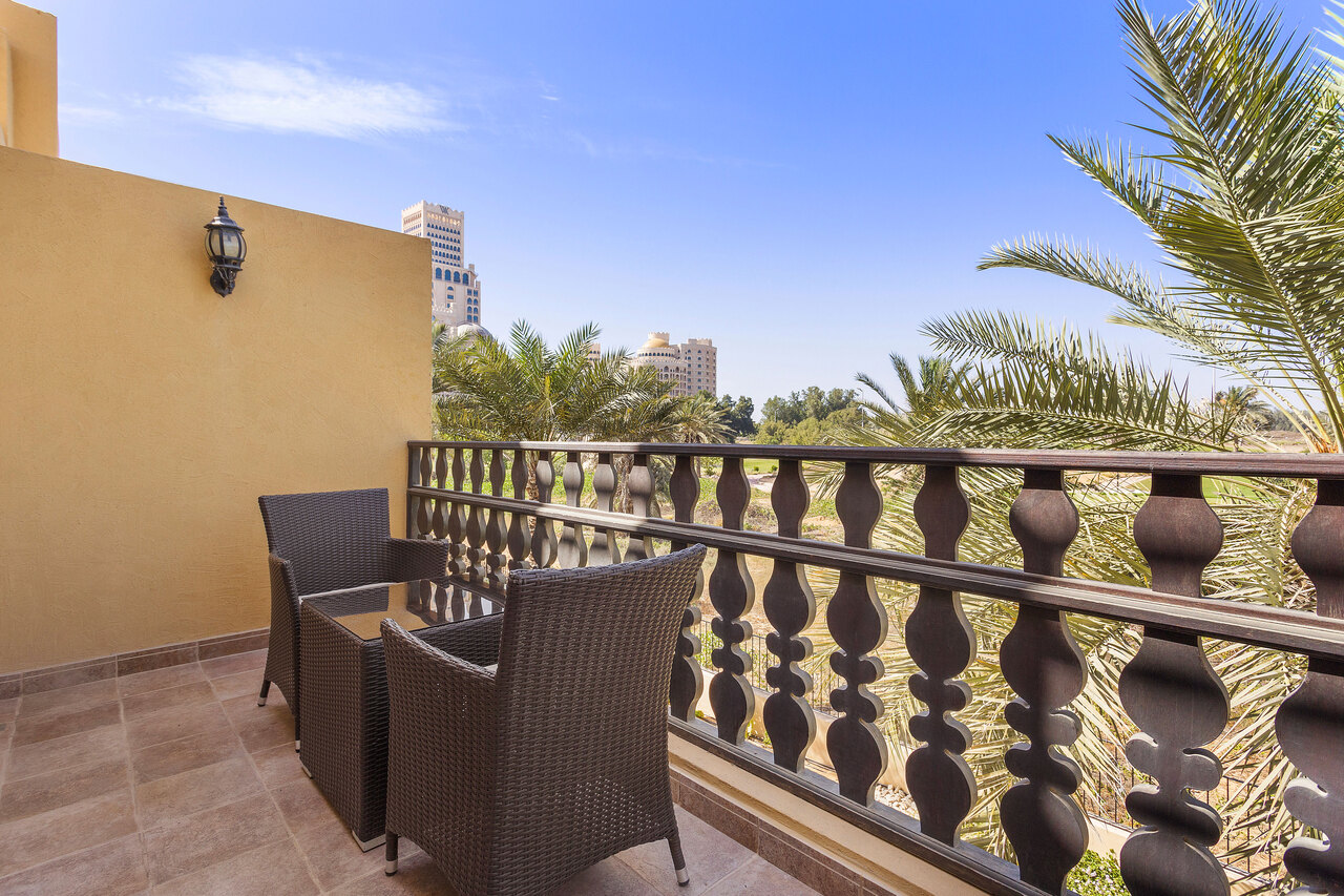 Al_Hamra_Village_Hotel_Room_Classic_King_Balcony_1