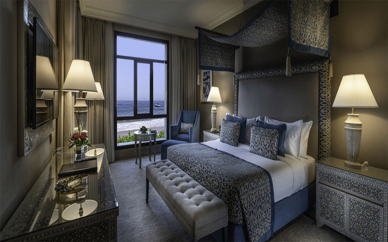 Al Bawadi Suite Queen Bed
