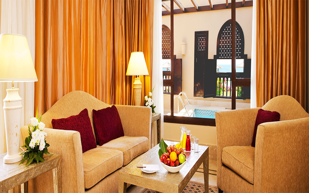 Al Qasr Suite Queen Bed (1)