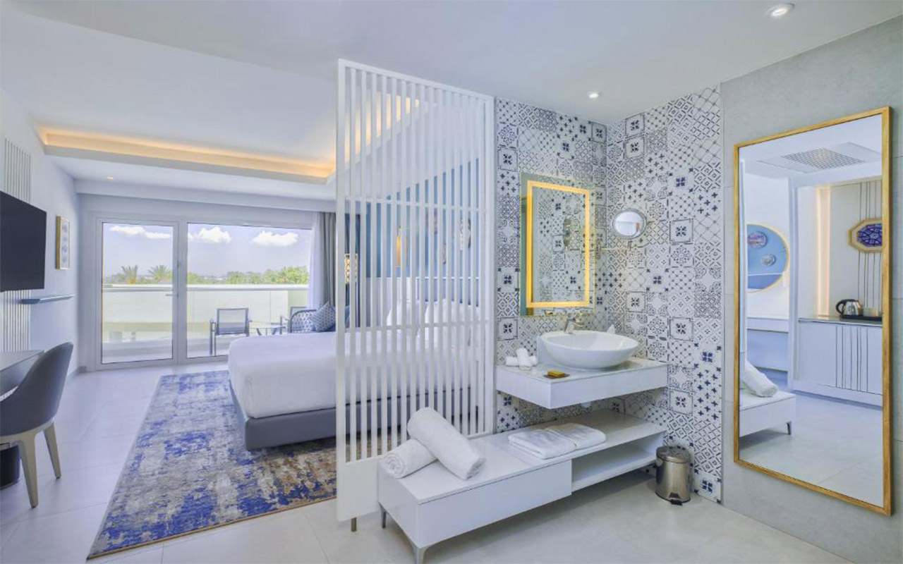 King Guest Room (2)
