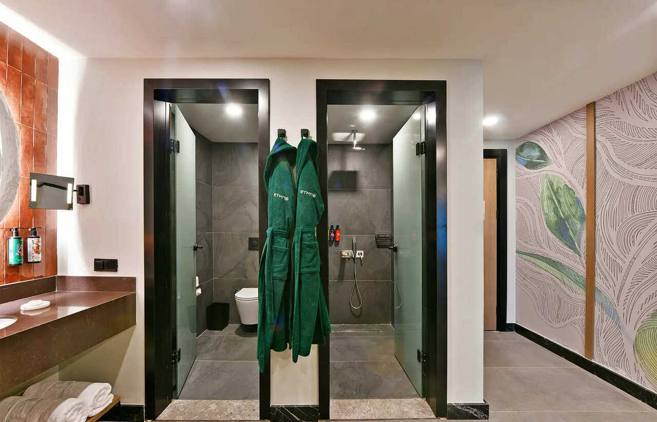 ethno-hotel-deluxe-swim-up-galeri3