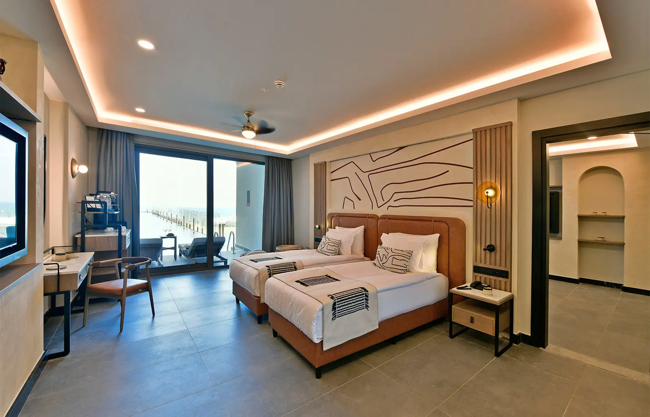 ethno-hotel-family-suit-swim-up-galeri