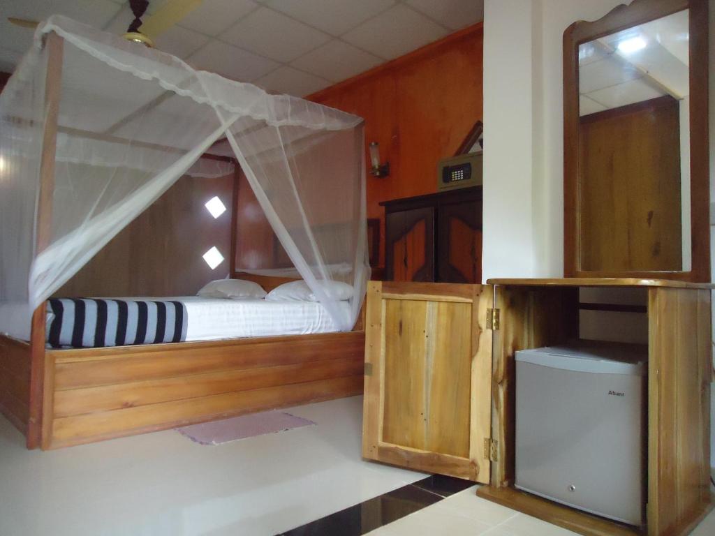 Deluxe Room 5
