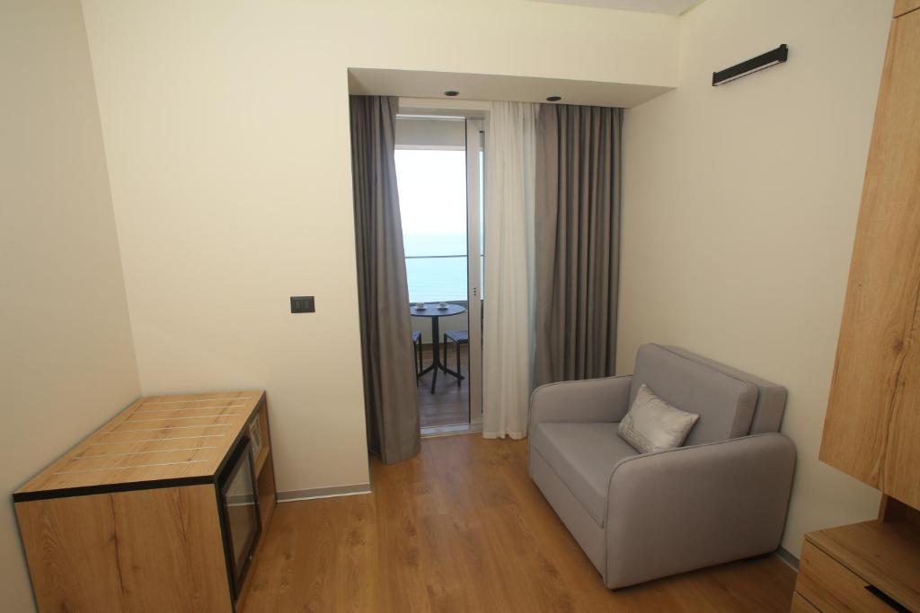 Standard Triple Room (2)