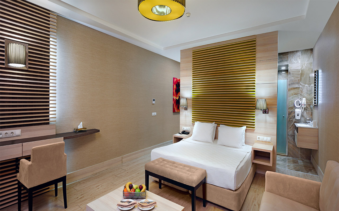 Deluxe Room (1)