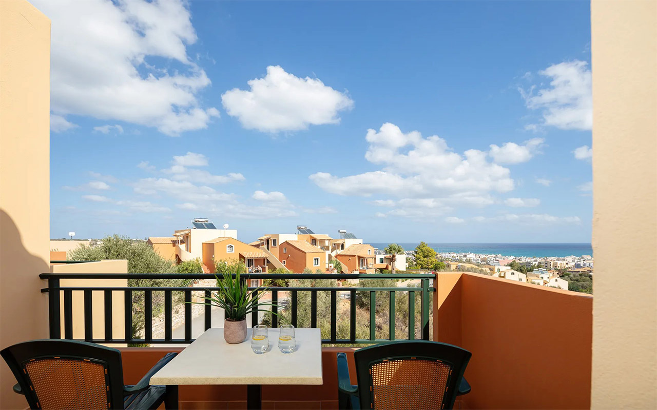 One Bedroom Apartment Split Level with Mountain View (2)